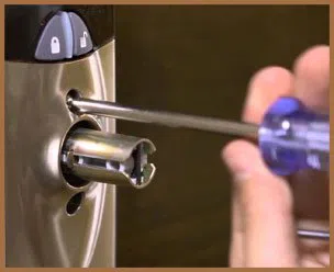 City Locksmith Shop Chicago, IL 312-288-7595 City Locksmith Shop Chicago, IL 312-288-7595 - 14-new-lock-installation